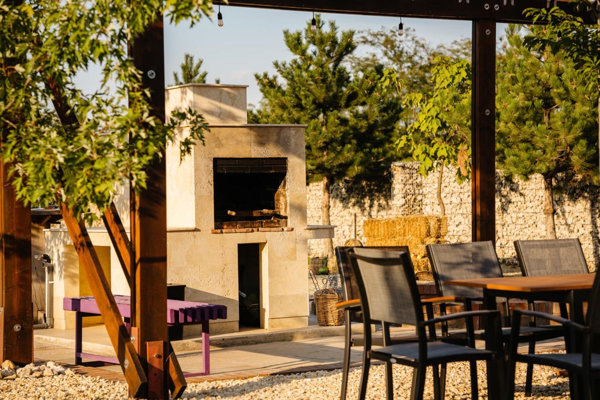 فندق The Tribe Alpaca Retreat Branesti المظهر الخارجي الصورة